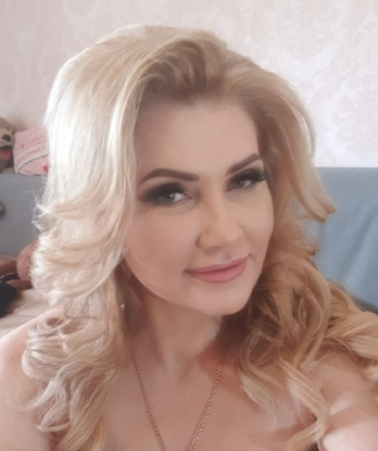 Я опытная индивидуалка с нежными руками и горячими губами, готовая воплотить в жизнь любую из твоих фантазий. Мои услуги включают классический секс, оральный, анальный и многое другое. Все конфиденциально и безопасно.
Я живу в Москве и знаю, какие места заставят тебя почувствовать себя королем. Я сделаю твои вечера незабываемыми и подарю тебе море удовольствия. У меня есть отличные отзывы от довольных клиентов, которые говорят о моей ошеломительной красоте и страстной натуре. Позвони мне, и я покажу тебе, что такое настоящая страсть! 💋🔥🌹 Алиса